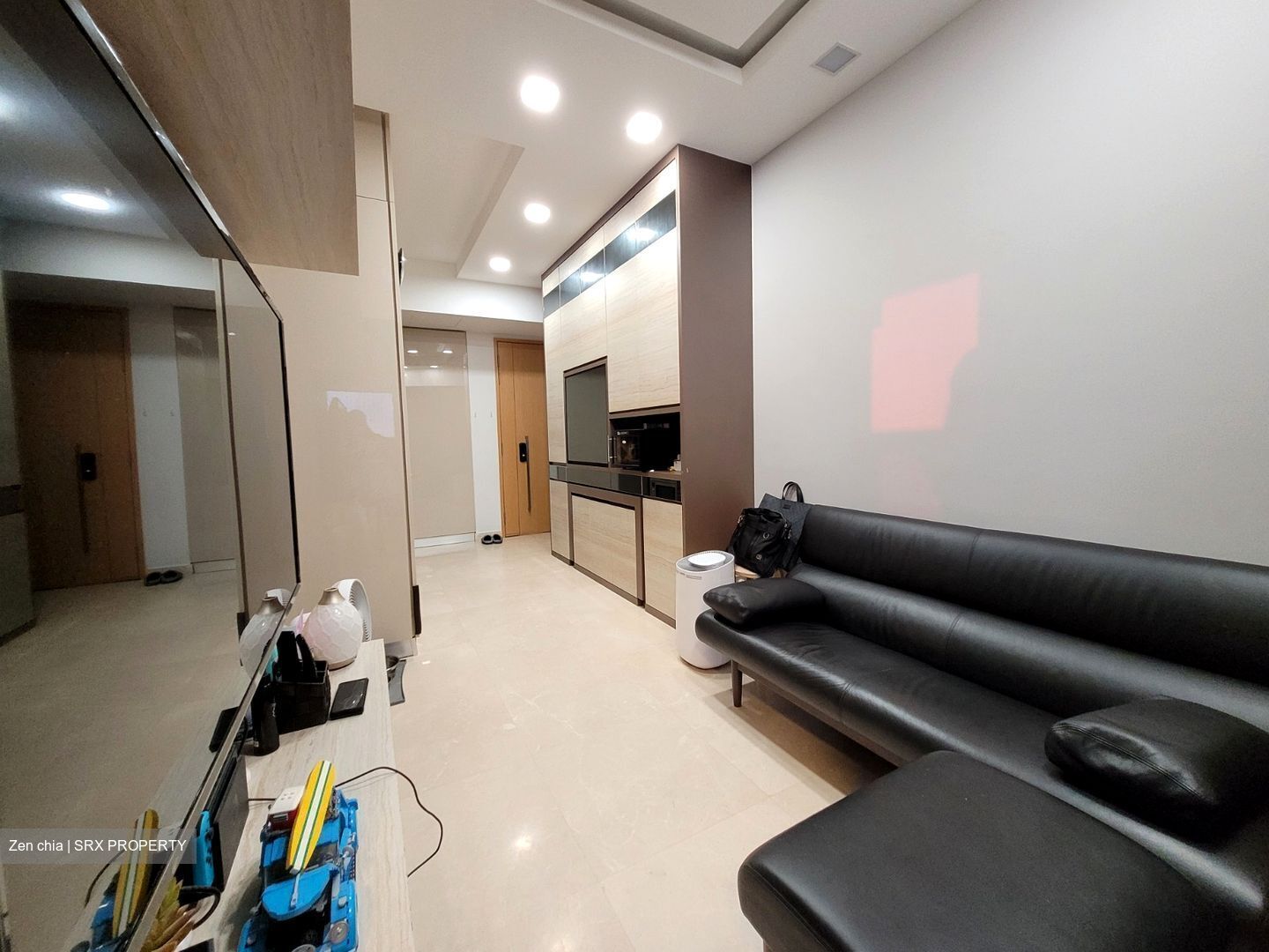 Commonwealth Towers (D3), Condominium #373827111